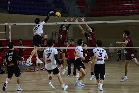 长春亚泰队启程出征青岛时，球迷用歌声为将士们送行