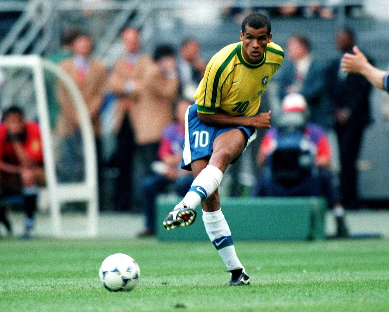 在防守端 在防守端